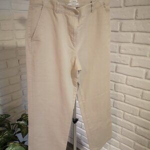 L.L. Bean Ladies Size 8 Petite Classic Fit Beige Straight Leg Lined Pants